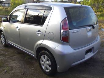 2004 Toyota Passo Images