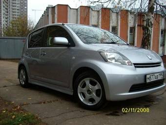 2004 Toyota Passo Pictures