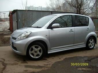 2004 Toyota Passo Photos