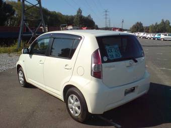 2004 Toyota Passo Pics