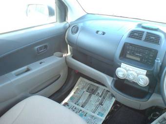 2004 Toyota Passo Photos