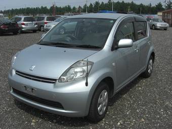 2004 Toyota Passo Pictures