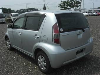 2004 Toyota Passo Photos