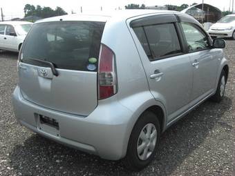 2004 Toyota Passo Pictures