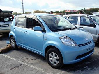 2004 Toyota Passo Pictures