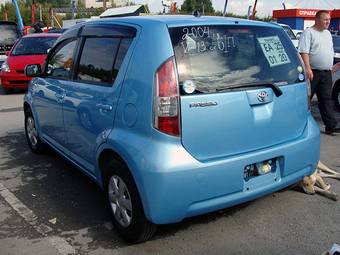 2004 Toyota Passo Pictures