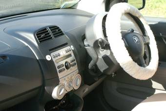 2004 Toyota Passo Photos