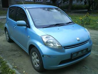 2004 Toyota Passo Pictures