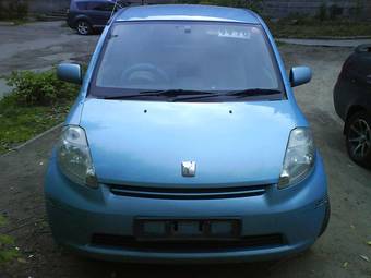 2004 Toyota Passo Pictures