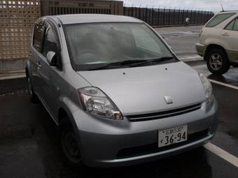 2004 Toyota Passo Pics