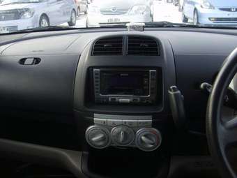 2005 Toyota Passo Pictures