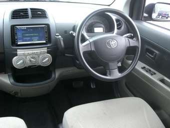 2005 Toyota Passo Pics