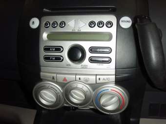 2005 Toyota Passo Pictures
