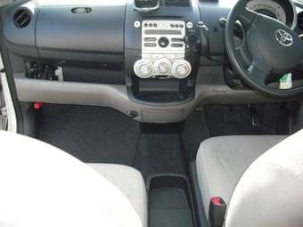2005 Toyota Passo Pictures