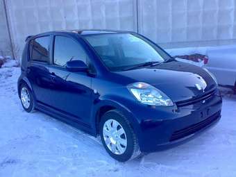 2005 Toyota Passo Images