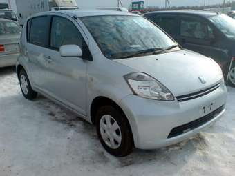 2005 Toyota Passo Photos