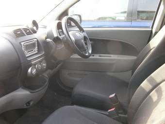 2005 Toyota Passo Pictures