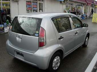 2005 Toyota Passo Images