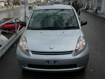 2005 Toyota Passo Pictures