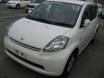 2005 Toyota Passo Photos