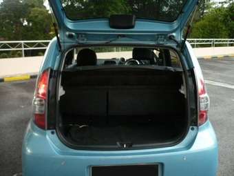 2005 Toyota Passo Pictures