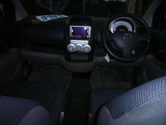 2005 Toyota Passo Images