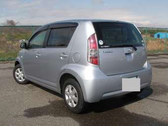 2005 Toyota Passo Pictures