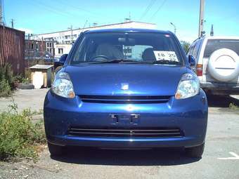 2005 Toyota Passo Images