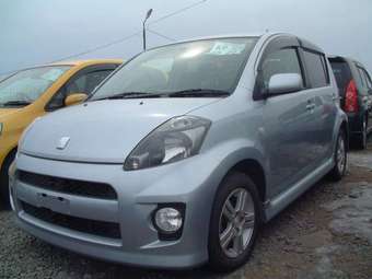 2005 Toyota Passo Photos