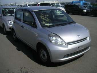 2005 Toyota Passo Photos
