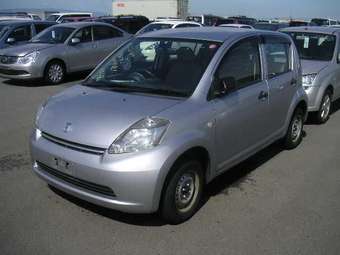 2005 Toyota Passo Photos