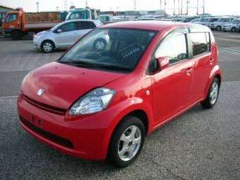 2005 Toyota Passo Photos