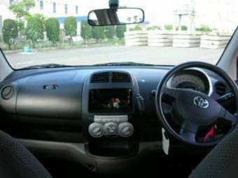 2005 Toyota Passo Images