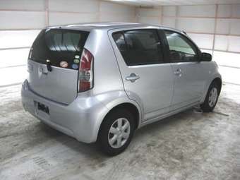 2005 Toyota Passo Photos