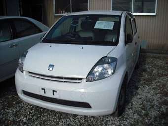 2005 Toyota Passo Photos