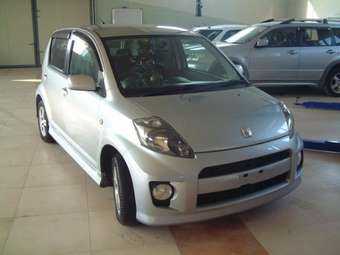 2005 Toyota Passo Images