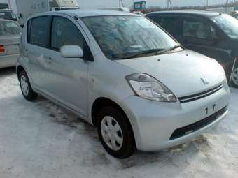 2005 Toyota Passo Photos