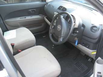 2005 Toyota Passo Photos