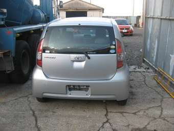 2005 Toyota Passo Images