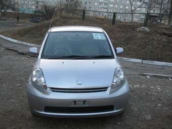 2005 Toyota Passo Photos