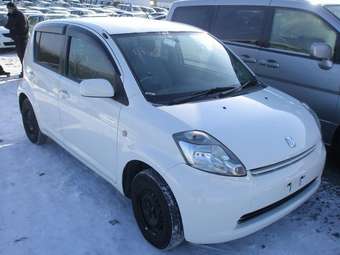 2005 Toyota Passo Pictures