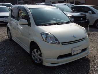 2005 Toyota Passo Pictures