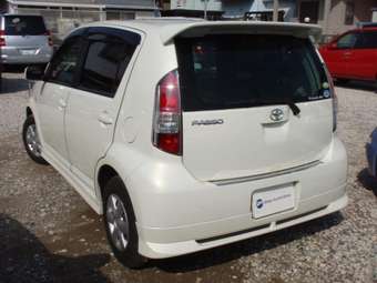 2005 Toyota Passo Images