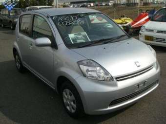 2005 Toyota Passo Photos