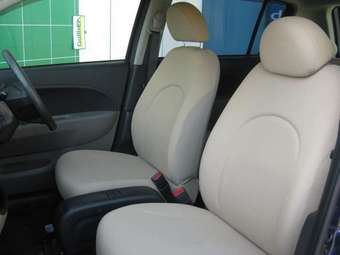 2005 Toyota Passo Pictures