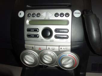 2005 Toyota Passo Photos