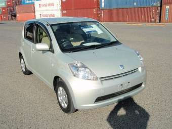 2005 Toyota Passo Pictures