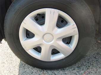 2005 Toyota Passo Pictures