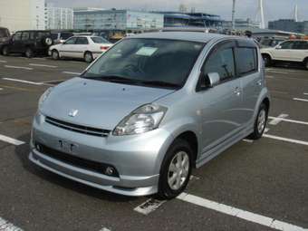 2005 Toyota Passo Photos