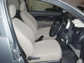 2005 Toyota Passo Photos